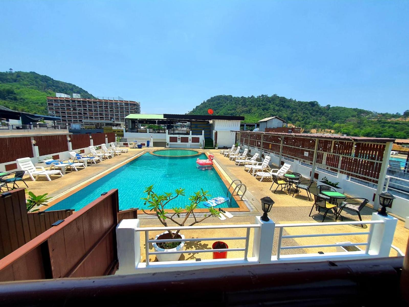 Issara Patong Beach ภายนอก รูปภาพ