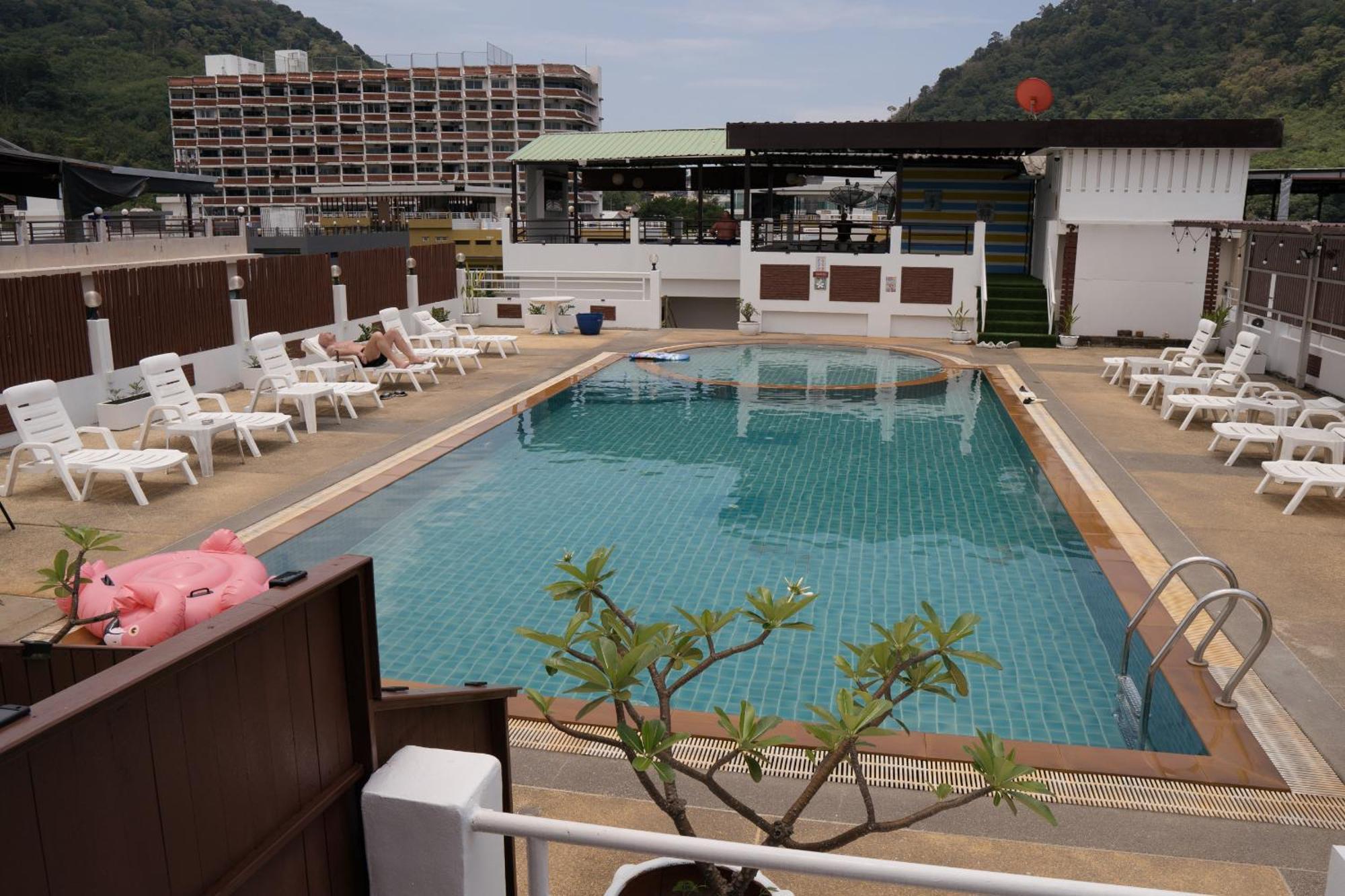 Issara Patong Beach ภายนอก รูปภาพ